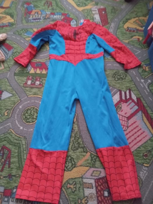 Костюмы на утренник,на разный возраст.