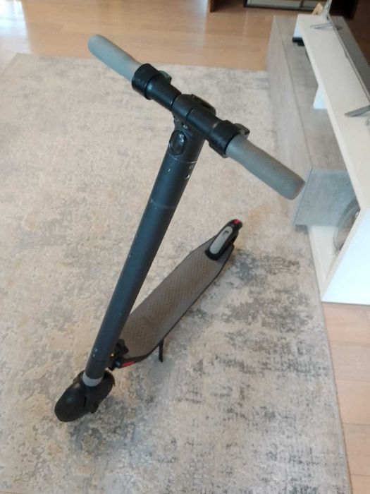 Електросамокат Segway Ninebot ES1