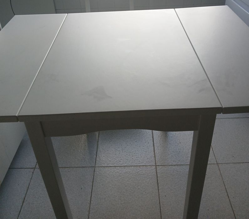 Mesa branca do ikea