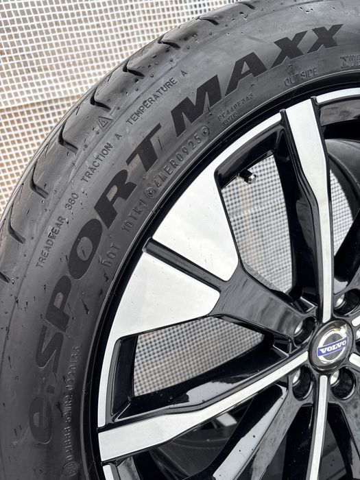 Alufelgi Volvo + 245/45R20 Dunlop nowe 2025