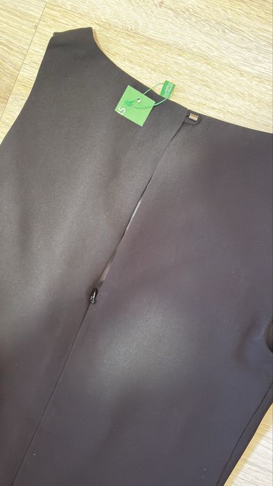Um elegante macacão preto