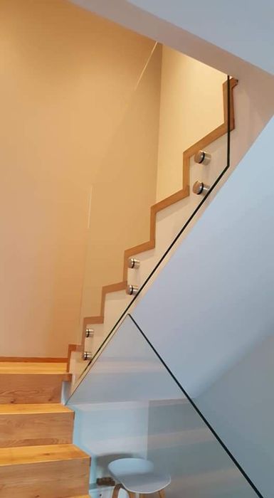 szklarz usługi szklarskie- panele szklane,lustra, kabiny prysznicowe