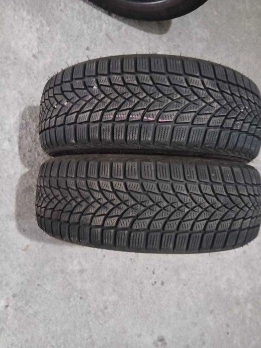 2 Pneus 185/60R15 seminovos