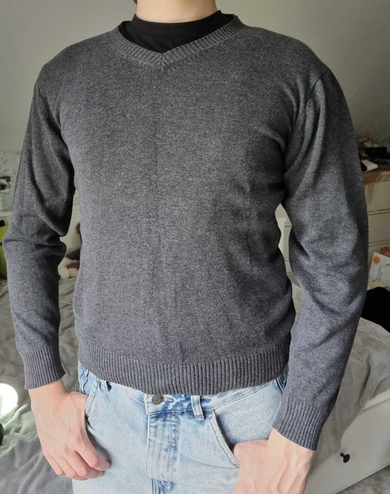 Szary męski sweter
