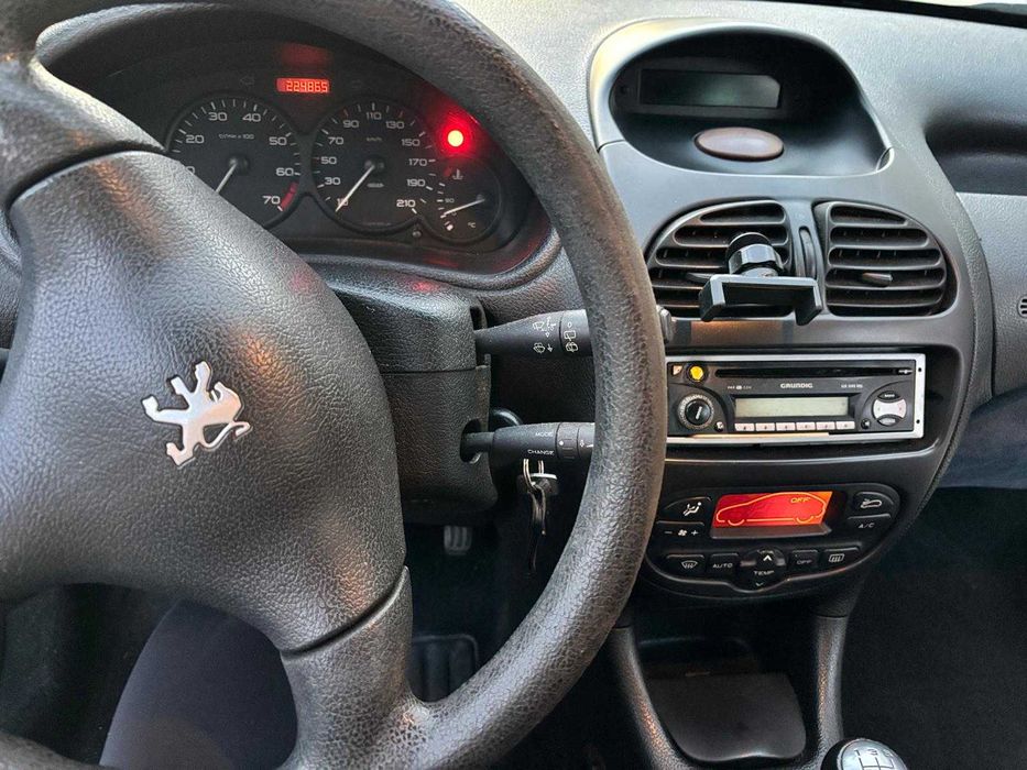 Peugeot 206 — fotografia 12