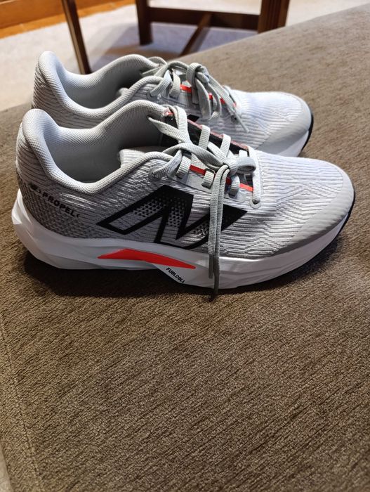 Sapatilhas de corrida new balance fuelcell propel novas