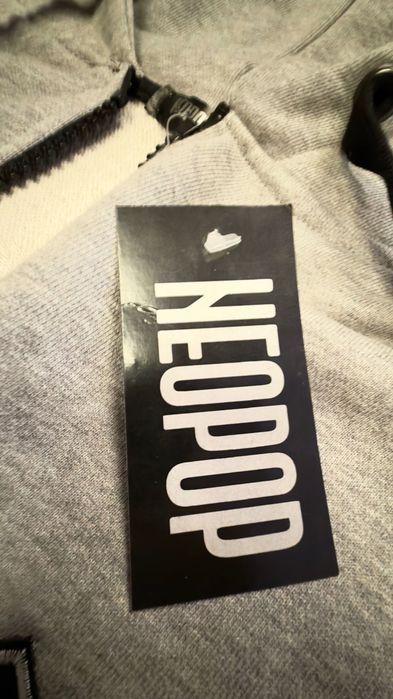 Hoodie Oficial Festival Neopop - Novo (Cinzento)