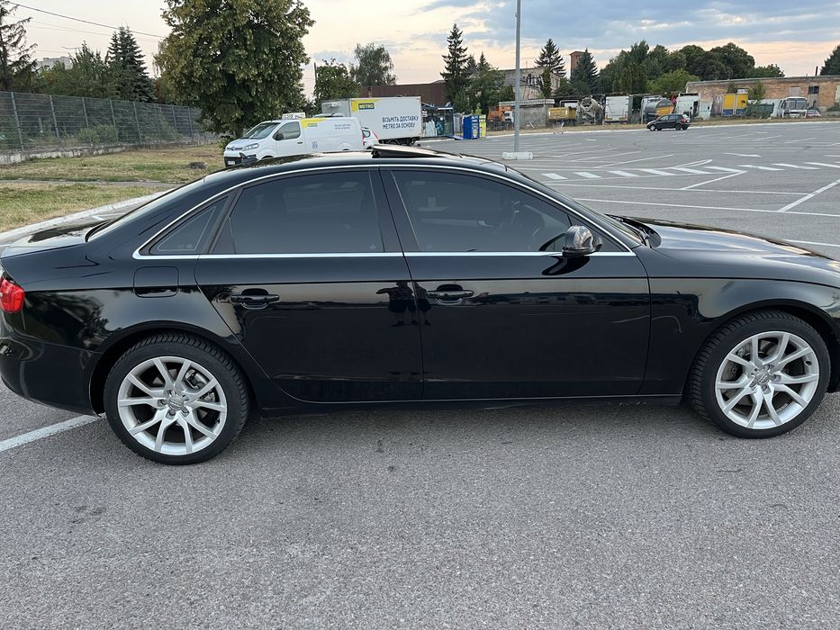 AudiA4B8 2012року