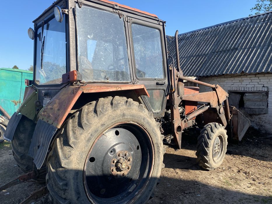 Трактор МТЗ  82   з погрузчиком 2004 рік . Терміновий продаж !!!