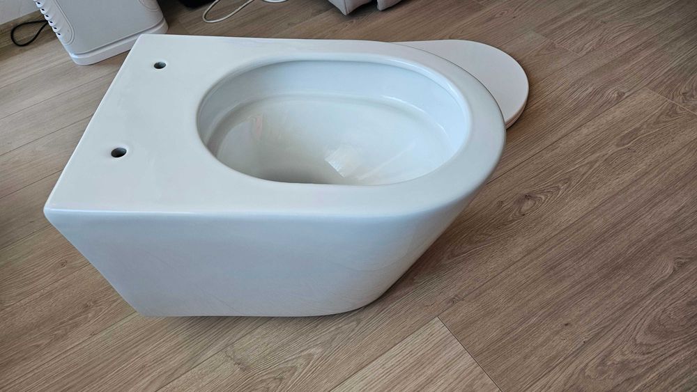 Miska WC wisząca Lavita Cante Grande 2.0 bezkołnierzowa, wirowe spłukiwanie