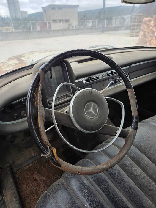 Mercedes 190 D rabo de peixe