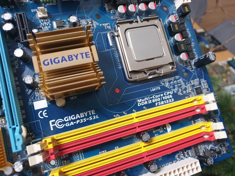 Płyta główna Gigabyte GA-P35-S3L z procesorem intel CORE 2 QUAD Q8200