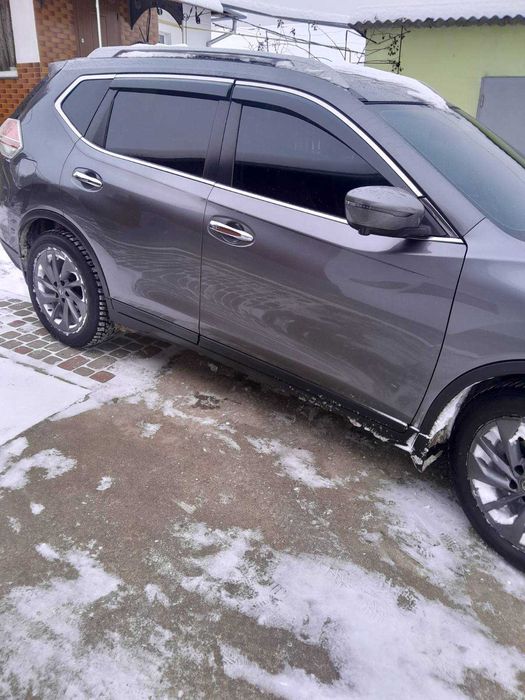 Nissan rogue 2016 року