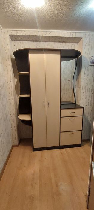 Передпокій, шафа в коридор