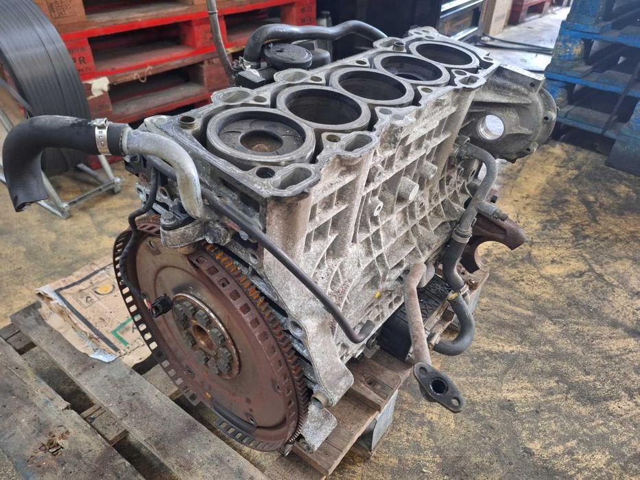 Bloco usado VOLVO XC90 2.4D 163CV D5244T pistões bielas cambota bomba óleo