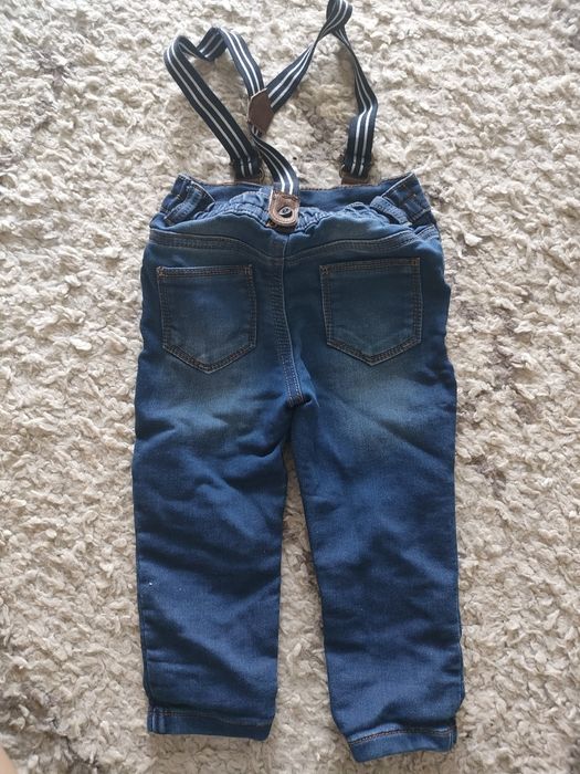 Jeansy z szelkami 9-12 msc