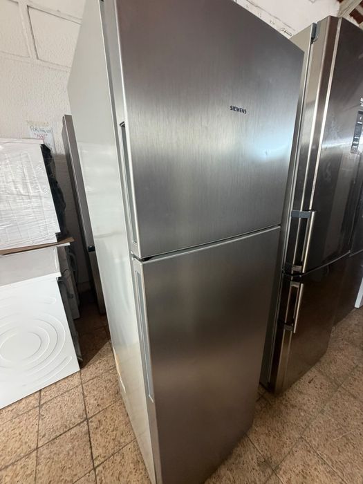 Frigorífico SIEMENS inox