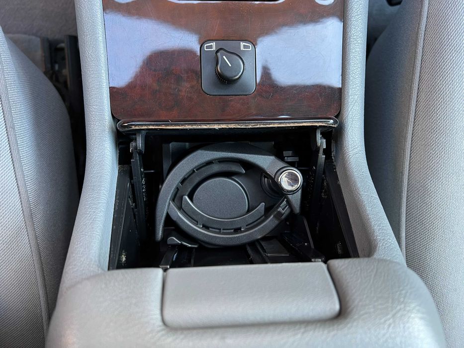 Підстаканник Mercedes W210