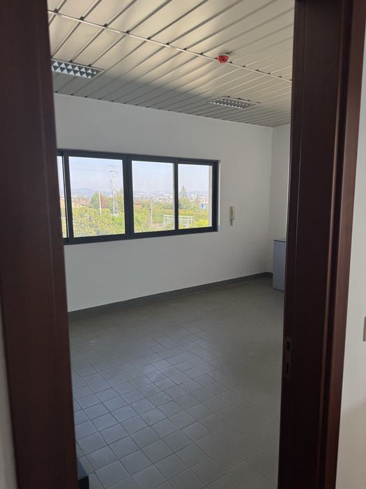 Armazém Arrendamento na Trofa