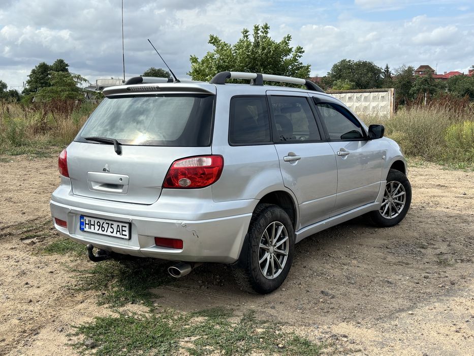 mitsubishi outlander