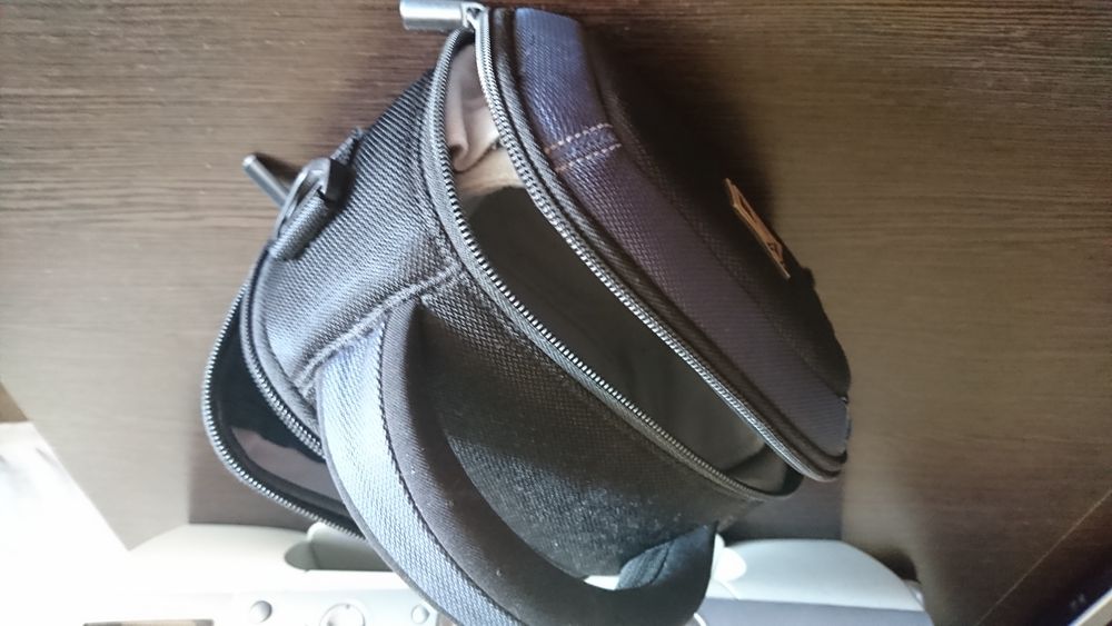 Продам видеокамеру sony DCR-SR85