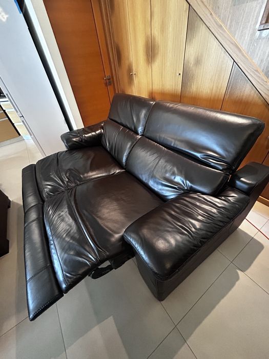 Sofá preto - Automatizado e opcionalmente modelar