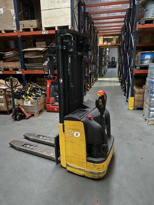 Paleciak elektryczny wózek widłowy Komatsu triplex 2,0t 4,45m