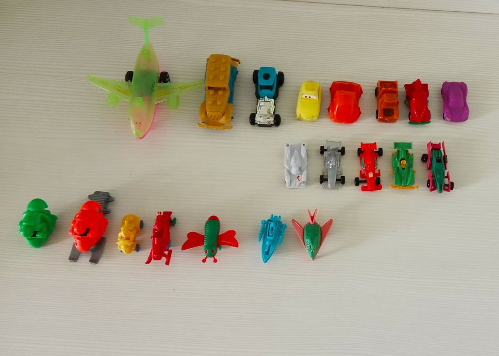 Киндер сюрприз машинки,тачки,гонки, авто