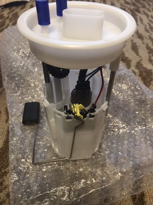 Насос топливный бензонасос Bosch VAG новый в сборе