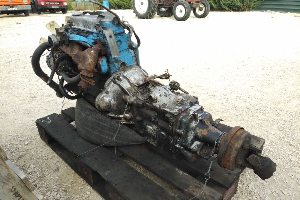 Motor Nissan SD22 2.2 diesel & caixa manual de 5 velocidades