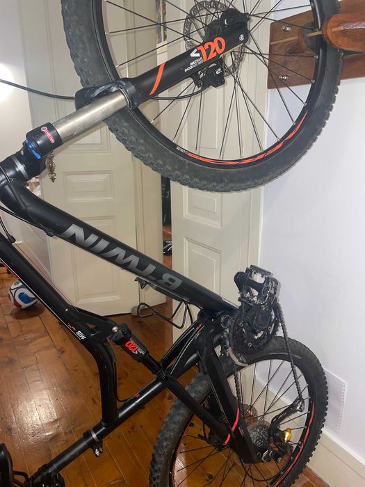 Bicileta BTT B-Twin Rockrider 520 S como nova