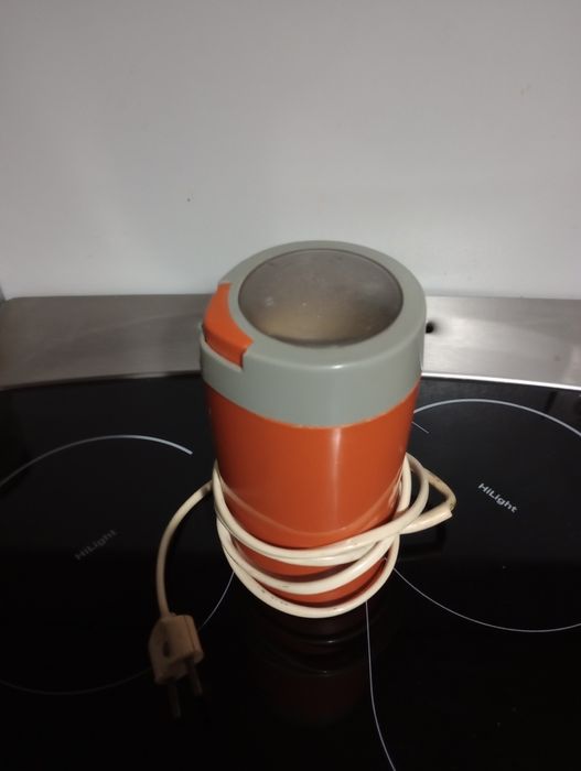 Młynek do mielenia z czasów PRL