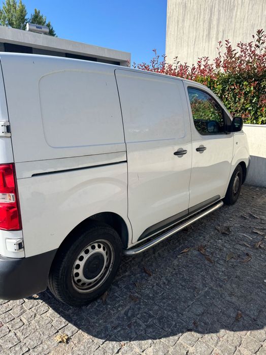 Commercial Van476852041894471681