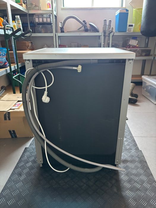 Máquina de Lavar Loiça BECKEN BDW5296 IX (dentro da garantia)