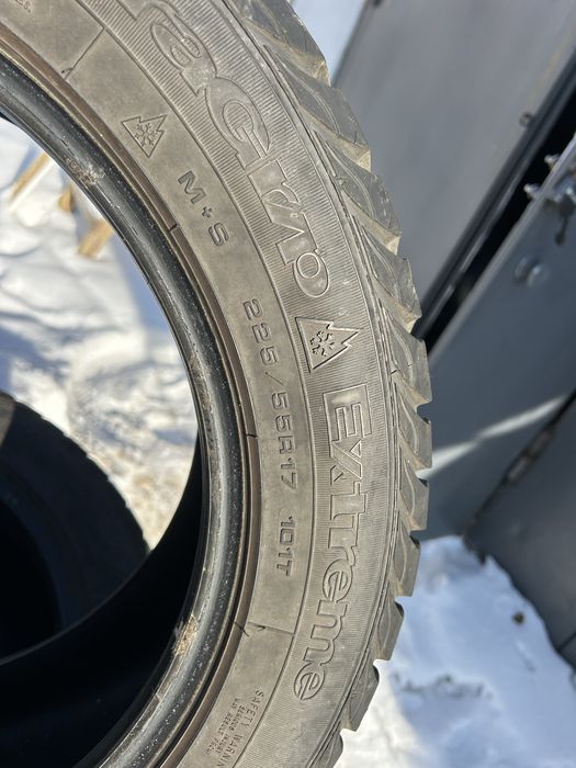Зимові шини Goodyear UltraGrip Extreme 225/55 R17 | ВИГІДНО
