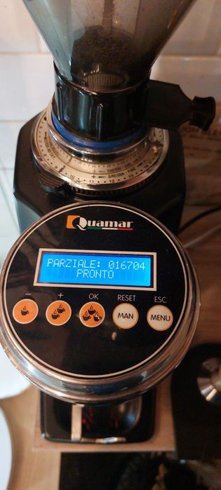 Продаю Професс.Итальянские:Кофемашину,Кофемолки,Блендер(Германия)