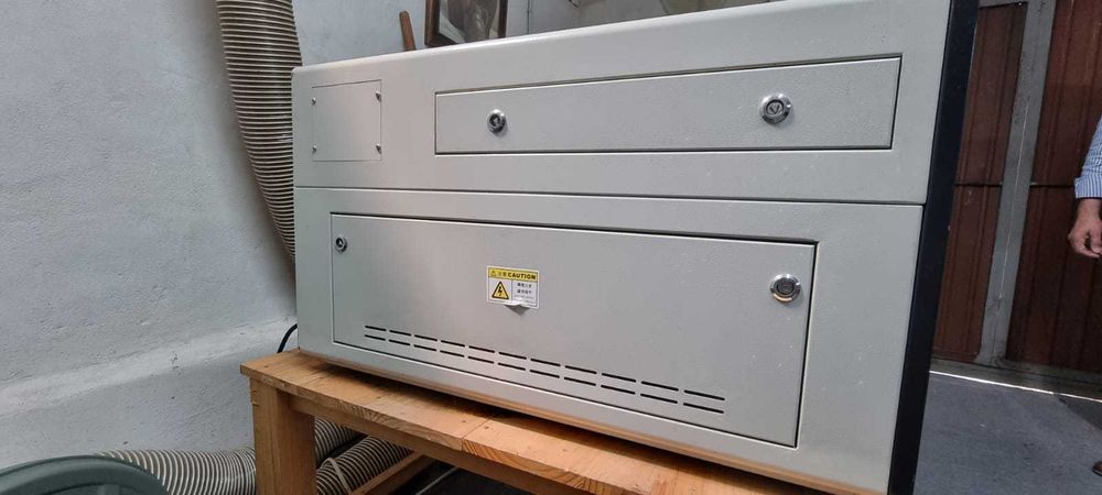 Máquina de gravação e corte a laser Dholetec