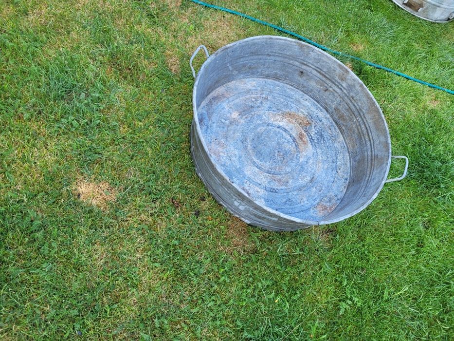 Stara ocynkowana balia, wanna.