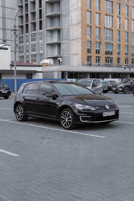Volkswagen e-golf Вольксваген е гольф
