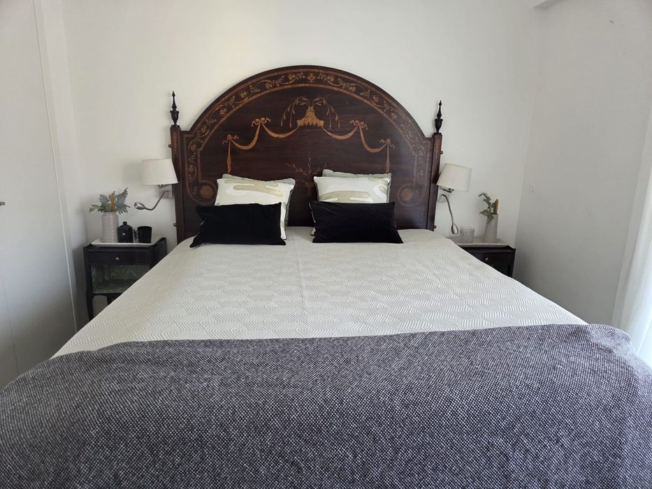 Cabeceira de Cama Dona Maria (madeira nobre e pesada)