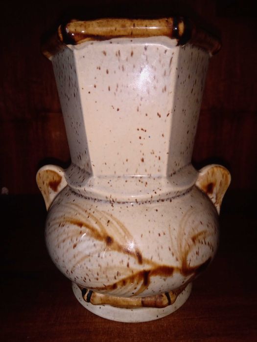 Wazon ceramiczny z okresu PRL