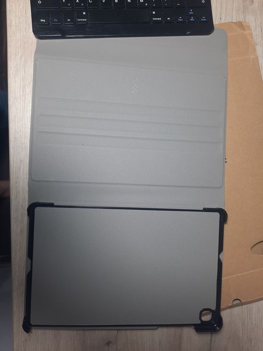 Etui skórzany na Samsung tab s6  lite z klawiaturą