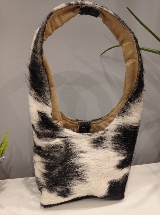 Unikalna torebka damska z naturalnej skóry z długim włosiem. Hand made