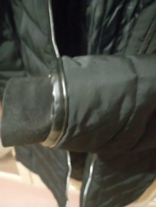 Теплая женская куртка отличная ткань