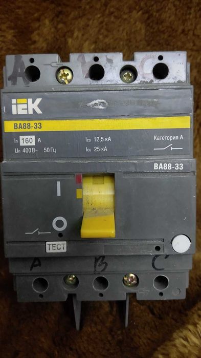 Автоматичний вимикач IEK BA88-33 160A