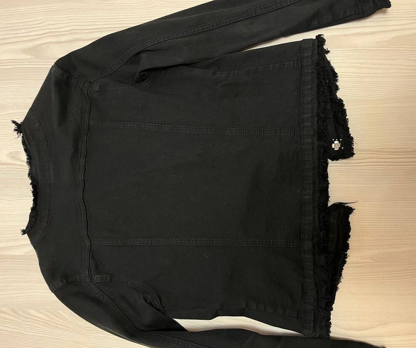 Джинсова куртка.