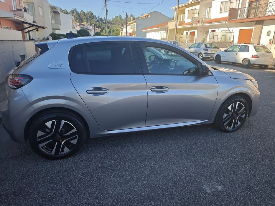 Peugeot e-208 Allure