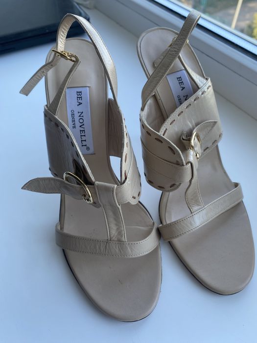 Жіночі босоніжки