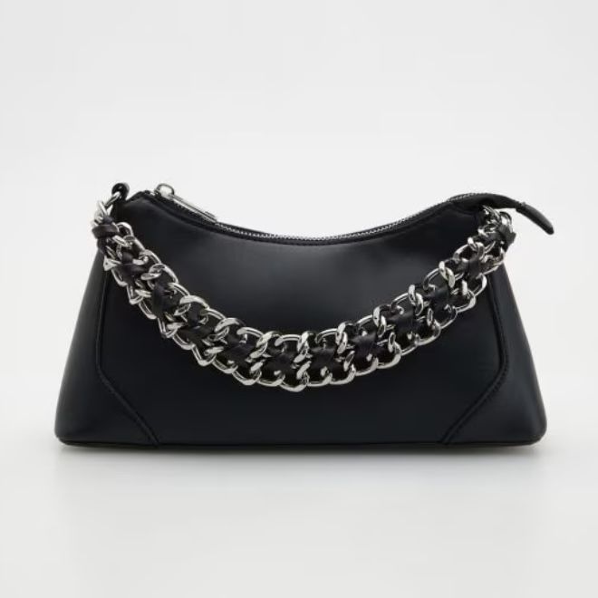 Чорна сумка Reserved у стилі y2k