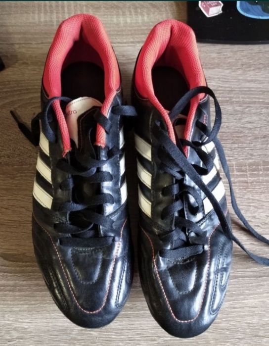 Бутсы футбольные